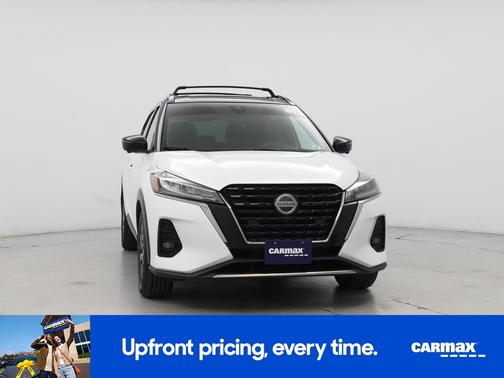 White 2021 Nissan Kicks SR