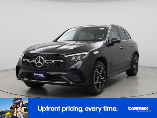 Gray 2024 Mercedes-Benz GLC 300