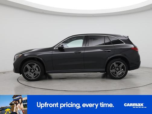 Gray 2024 Mercedes-Benz GLC 300