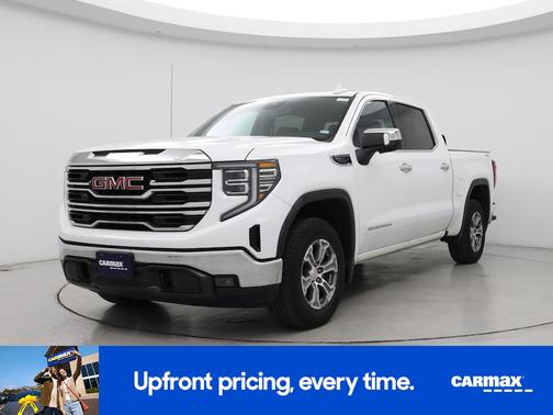 White 2024 GMC Sierra 1500 SLT