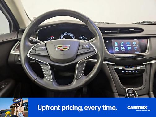 Black 2019 Cadillac XT5 Luxury