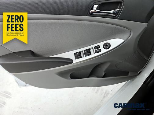 White 2014 Hyundai Accent SE