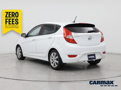 White 2014 Hyundai Accent SE