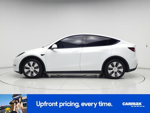 White 2024 Tesla Model Y Long Range
