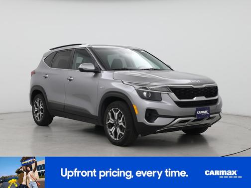 Silver 2022 Kia Seltos EX