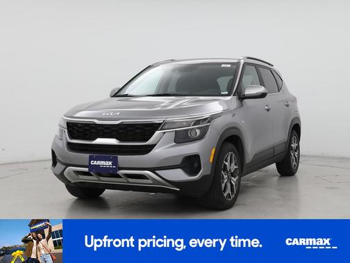 Silver 2022 Kia Seltos EX