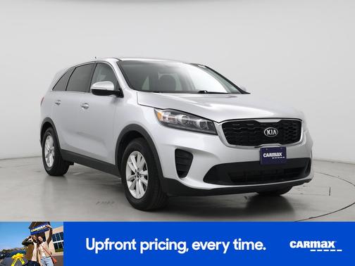 Silver 2019 Kia Sorento LX