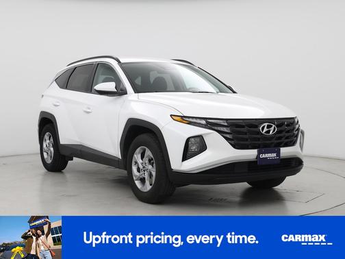 White 2024 Hyundai TUCSON SEL
