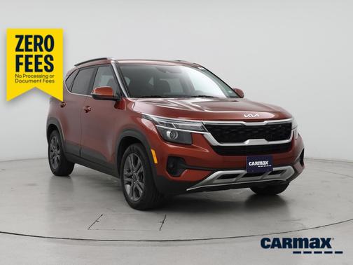 Red 2023 Kia Seltos S