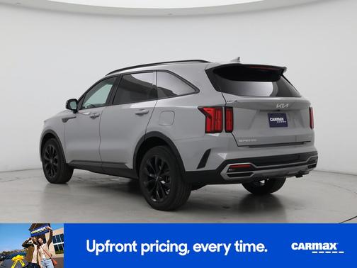 Gray 2023 Kia Sorento SX