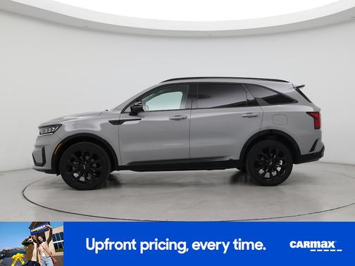 Gray 2023 Kia Sorento SX