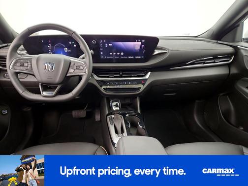 White 2024 Buick Envista Avenir