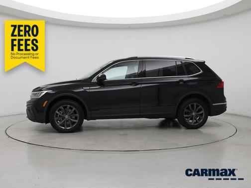 Black 2022 Volkswagen Tiguan SE