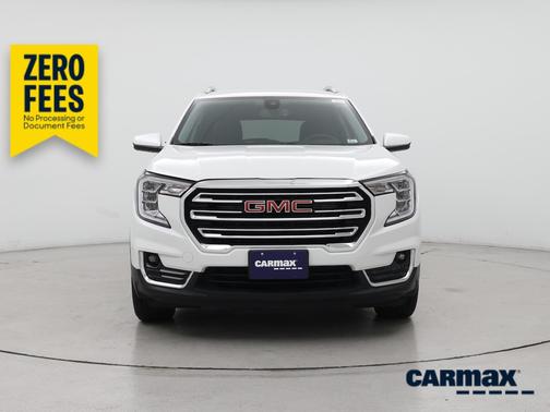 White 2024 GMC Terrain SLT