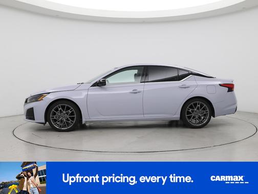 White 2024 Nissan Altima SR