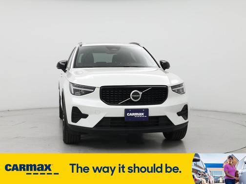 2024 Volvo XC40 B5 Core Bright Theme