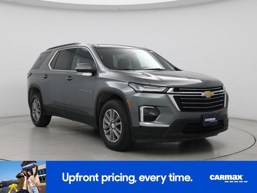 Green 2023 Chevrolet Traverse LT Cloth