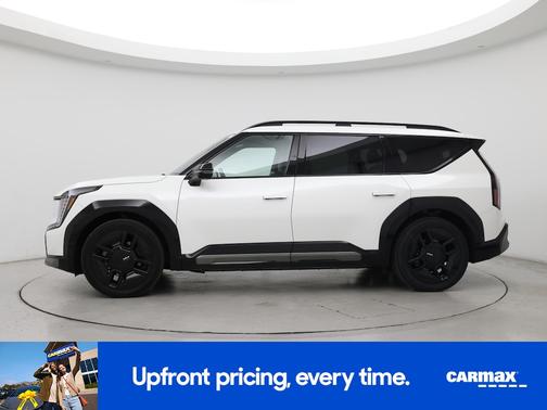 White 2024 Kia EV9 GT-Line