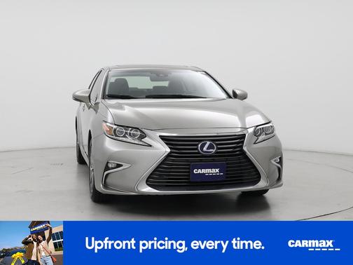 2016 Lexus ES 300h 