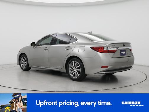 2016 Lexus ES 300h 