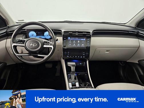 White 2022 Hyundai TUCSON SEL