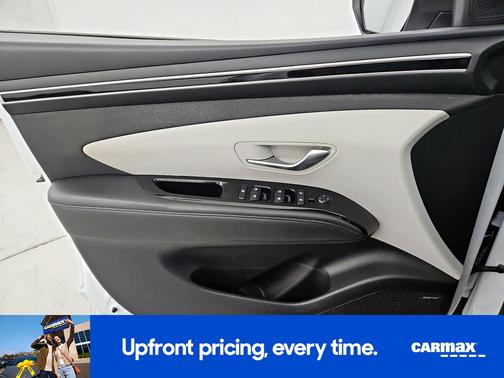 White 2022 Hyundai TUCSON SEL