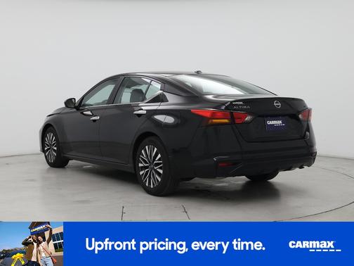 Black 2024 Nissan Altima SV