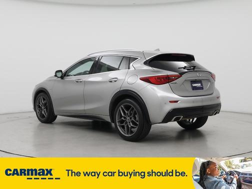 2017 INFINITI QX30 Premium