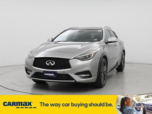 2017 INFINITI QX30 Premium