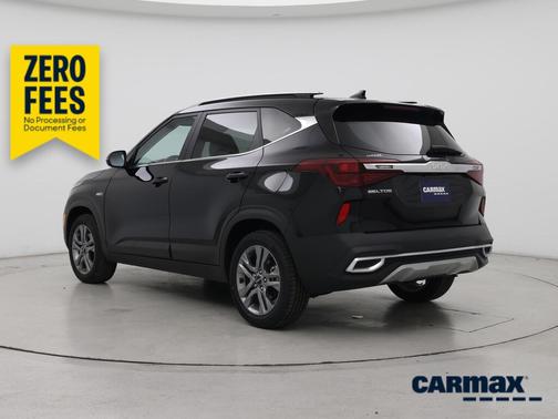 Black 2023 Kia Seltos S