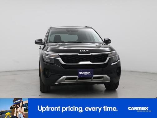 Black 2023 Kia Seltos S