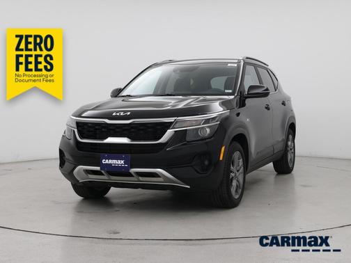 Black 2023 Kia Seltos S