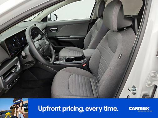 White 2025 Kia K4 EX