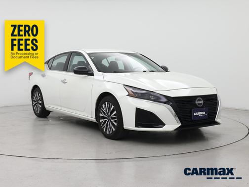 White 2025 Nissan Altima SV