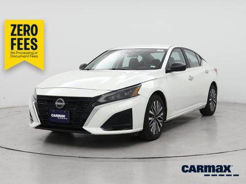 White 2025 Nissan Altima SV