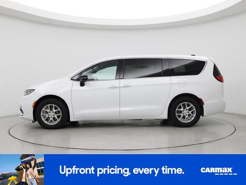 White 2025 Chrysler Pacifica Select