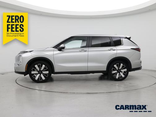 Silver 2025 Mitsubishi Outlander SE