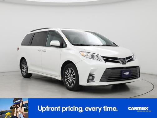 White 2019 Toyota Sienna Limited