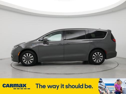 2022 Chrysler Pacifica Hybrid Touring L