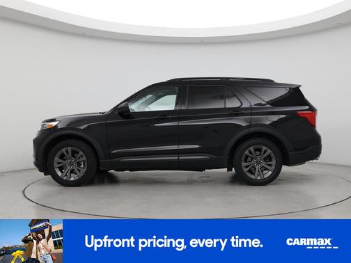 Black 2021 Ford Explorer XLT