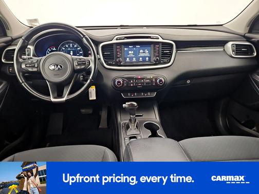 Gray 2017 Kia Sorento LX