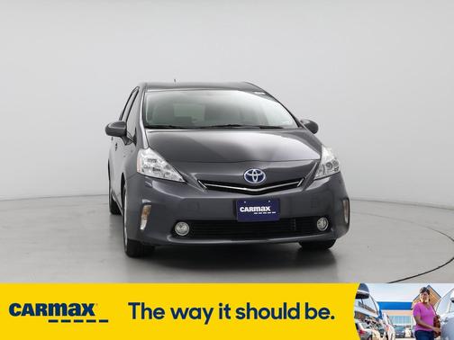 2014 Toyota Prius v Five