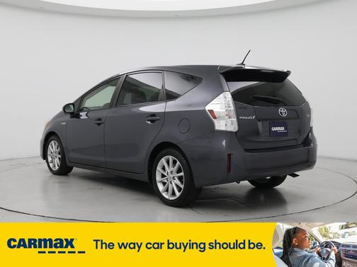 2014 Toyota Prius v Five
