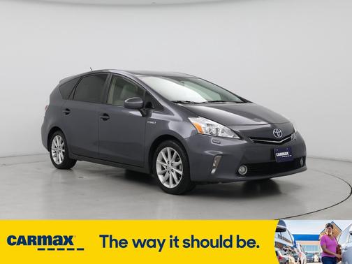 2014 Toyota Prius v Five