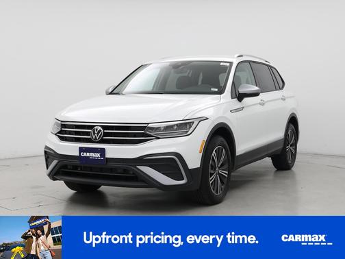 White 2024 Volkswagen Tiguan SE