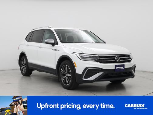 White 2024 Volkswagen Tiguan SE