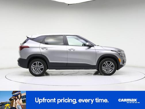 Silver 2023 Kia Seltos LX