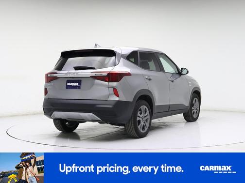 Silver 2023 Kia Seltos LX