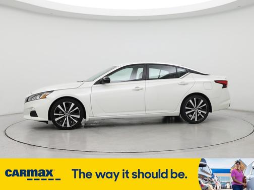 2022 Nissan Altima SR