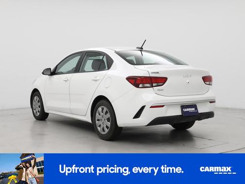 White 2022 Kia Rio LX